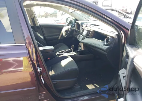 2017 Toyota Rav4 Xle z USA, uszkodzony, nr VIN 2T3RFREV3HW598588